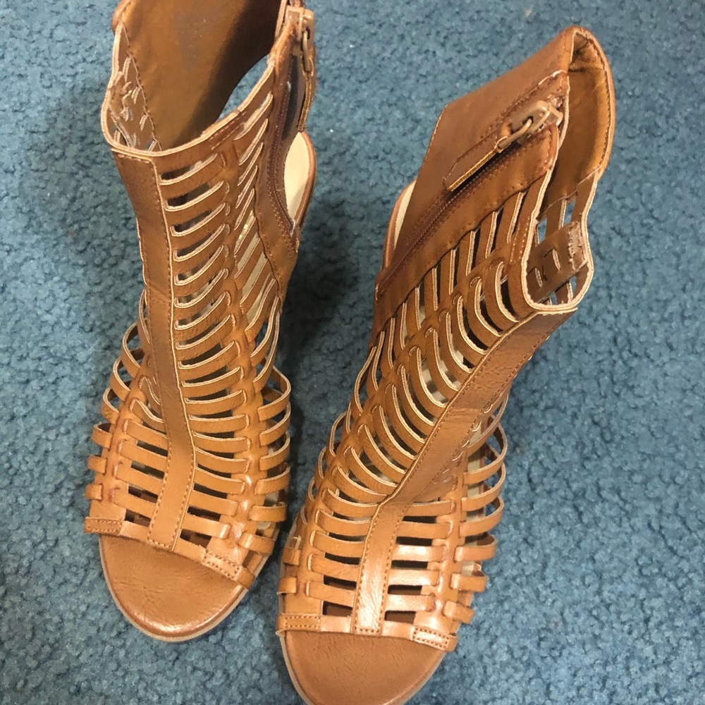 Tan heels